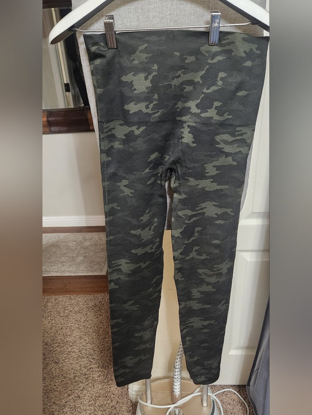 SPANX Look At Me Now Seamless Camo Leggings - Size XL / TG - Picture 2 of 5